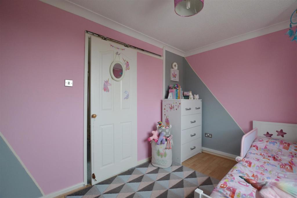 bed 1.jpg