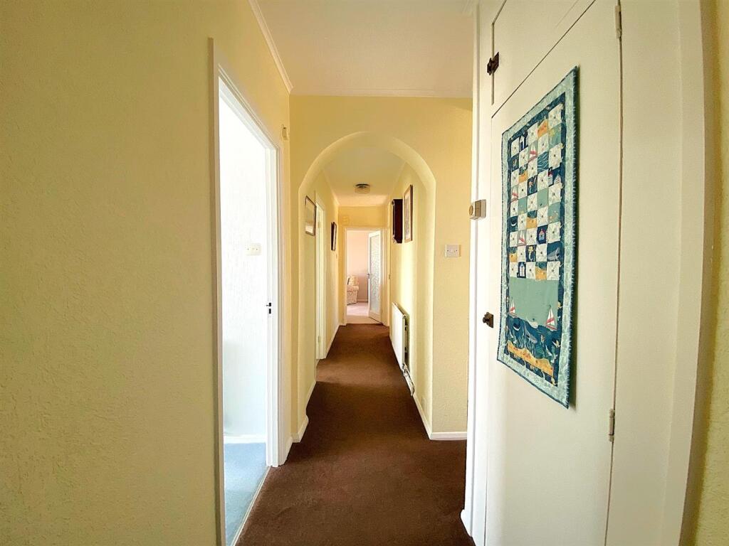 3 Clock Tower Ct - Hall.jpg