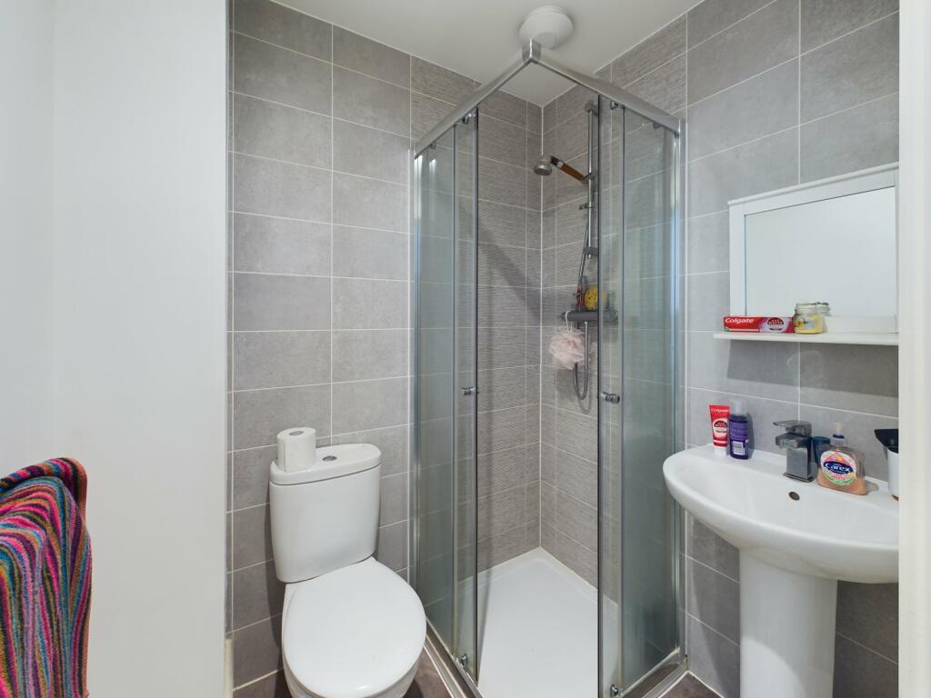 EN SUITE