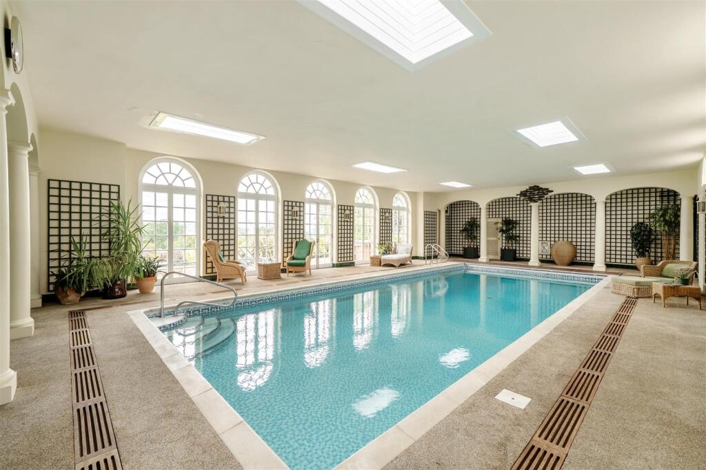 Pool 1301041-16-684311137ebff.jpg