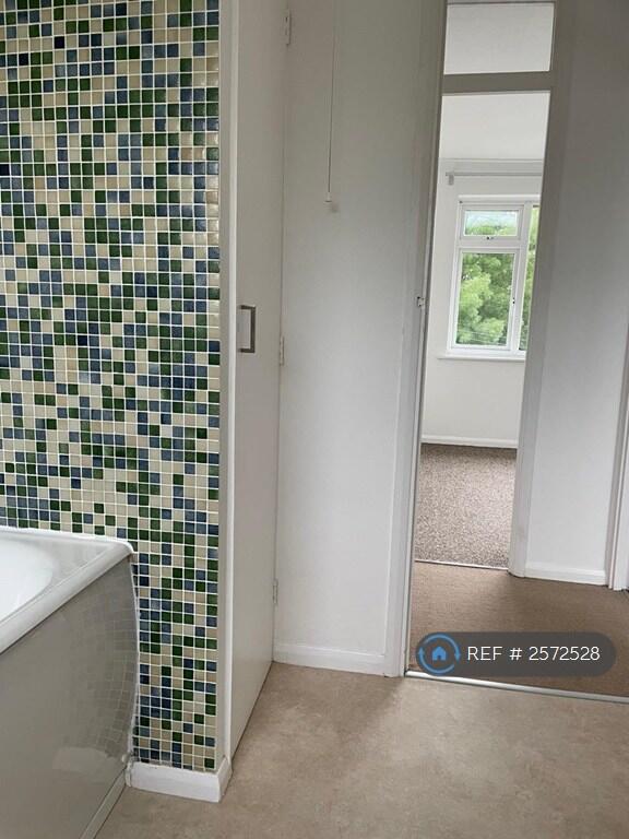 Bathroom And 1st Floor Landing