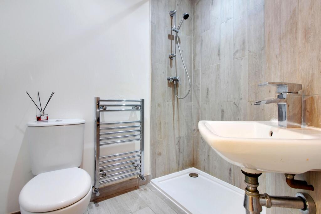 Bedroom 4 ensuite Shower Room