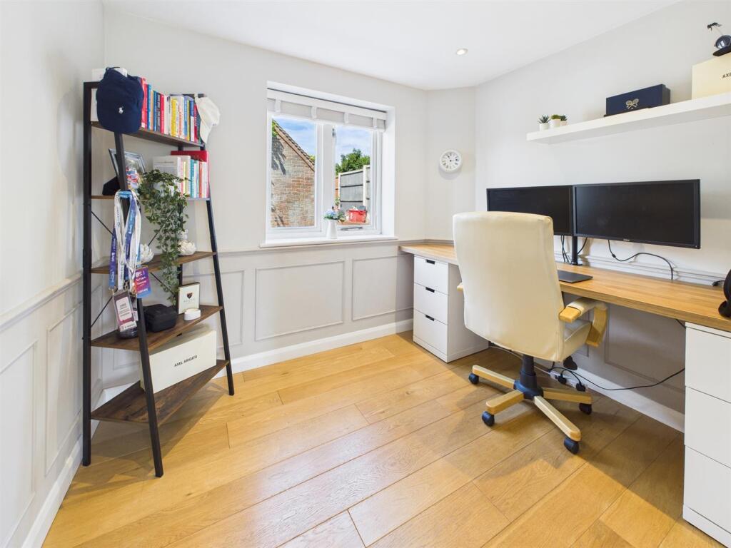 OFFICE / RECEPTION