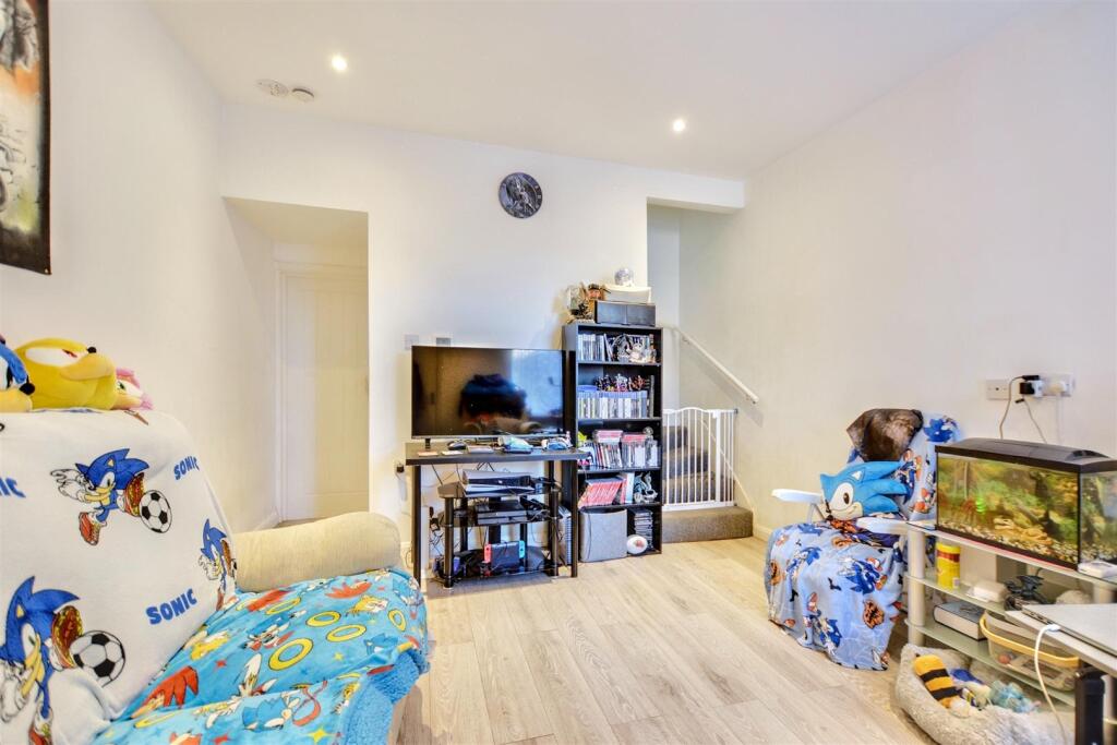 Sitting Room_3.jpeg