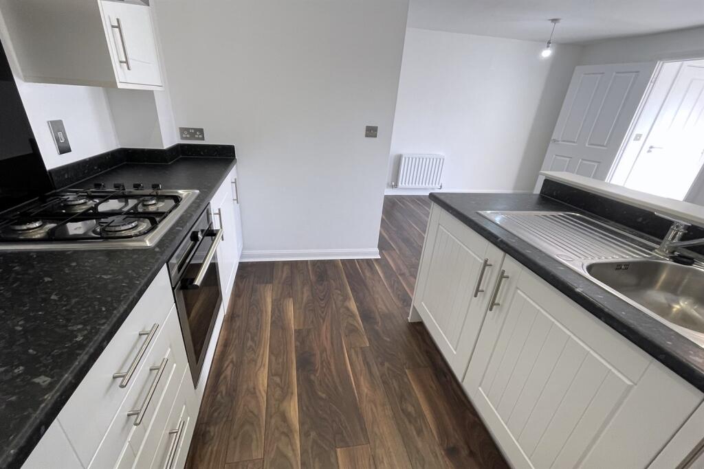 Kitchen+with+applian