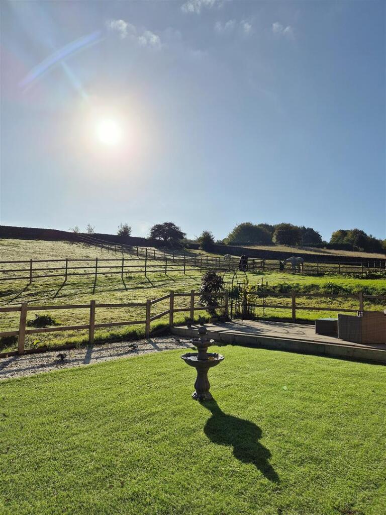 Gardens &amp; Paddocks - 1.2 acres