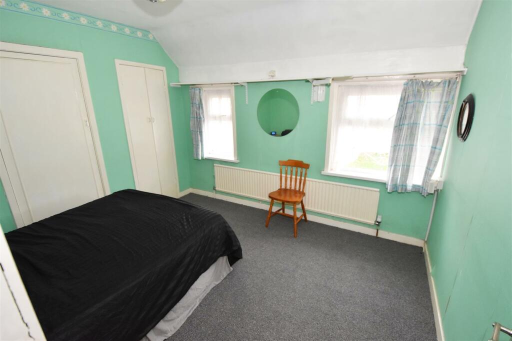 Bedroom One (1).jpg