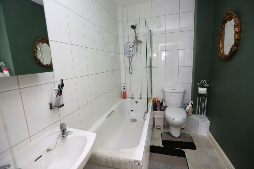 bathroom_1696335828177.jpg-big