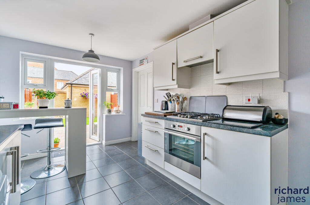 efb1dd0b359d498598688e2957c74373