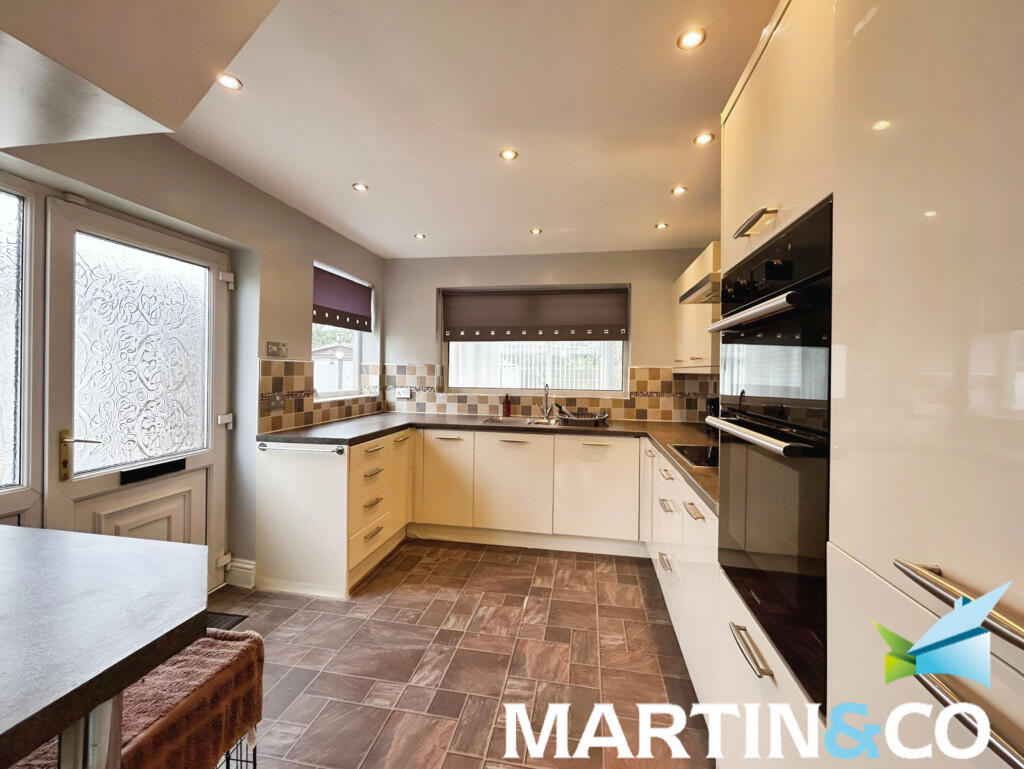 e419429d-IMG-2025...