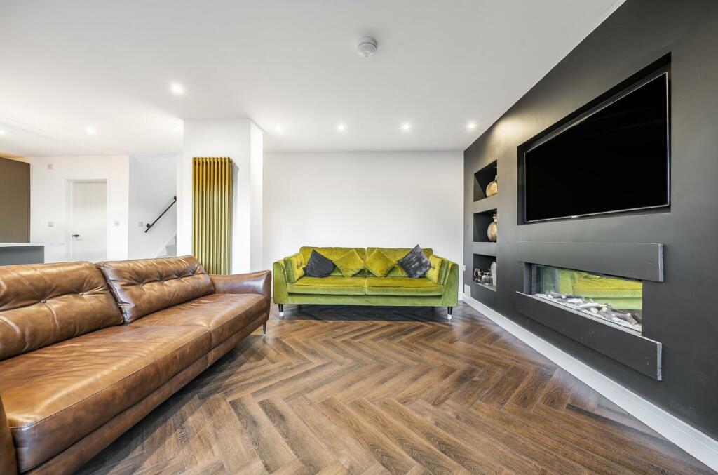 Davidson Frost-Wellings, DFW, Ivinghoe Road, Bushe