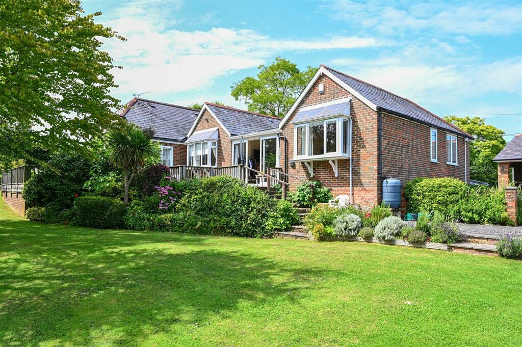 St.Helens View - Parsonage Lane - TN35 4SH (34).jp