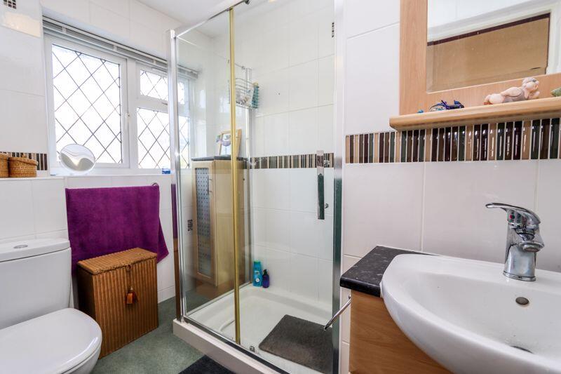 En-Suite to Master Bedroom