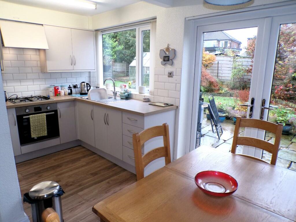 ShirleyAve1kit2.JPG
