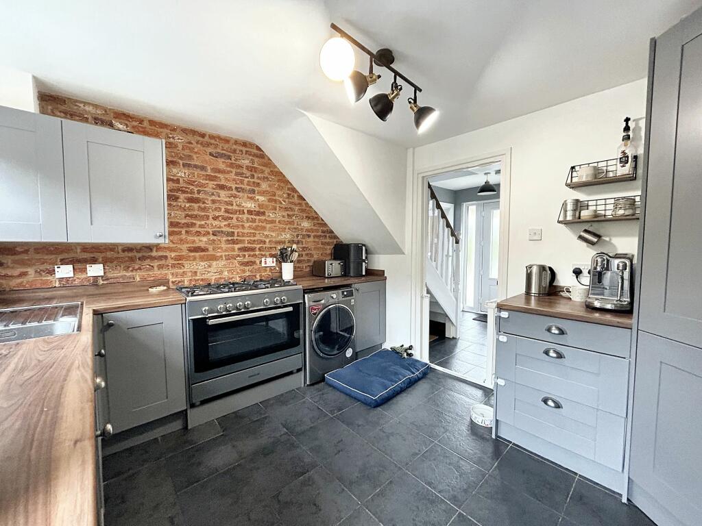 KITCHEN/BREAKFAST ROOM