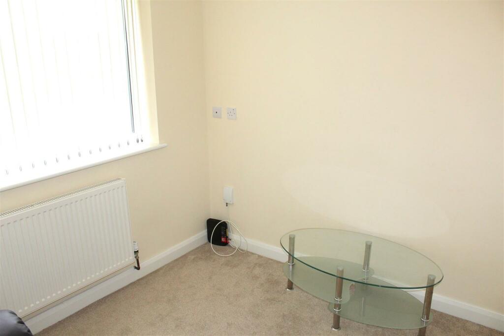 Delage Close, Longford - Lounge