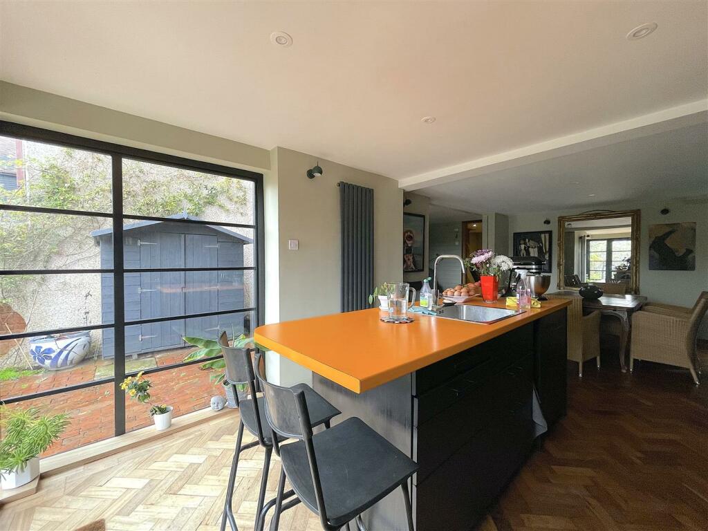 Kitchen:Dining Room (1).jpeg