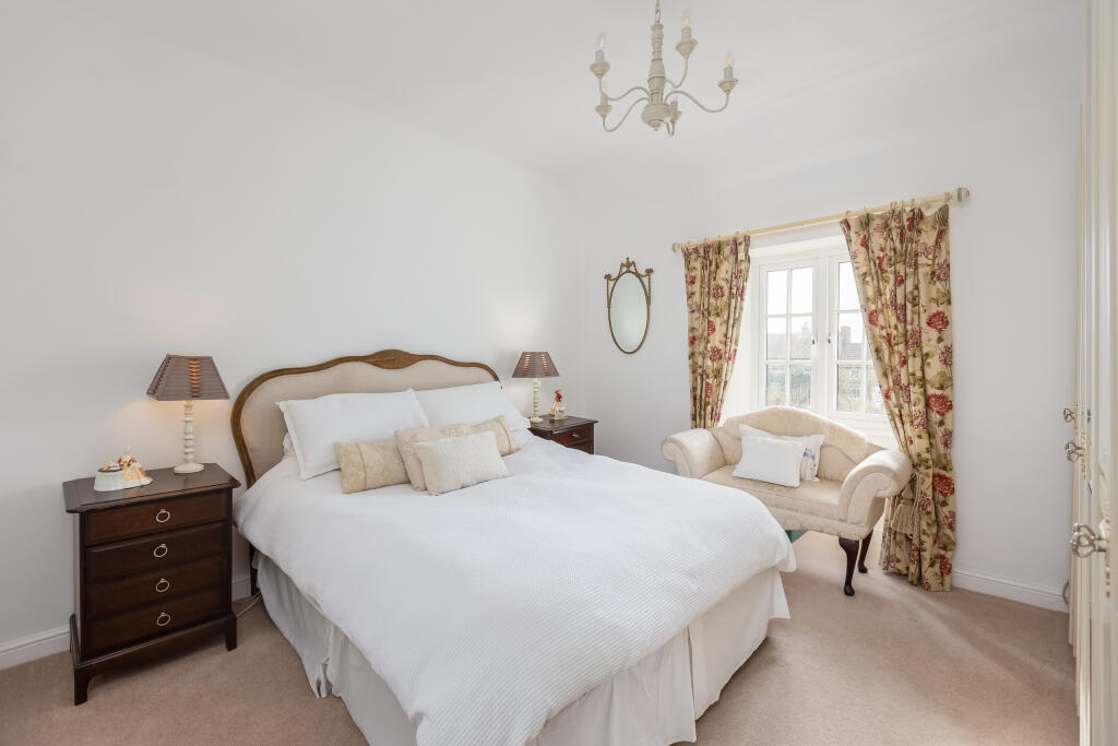 Rose Cottage Bedroom 2-1