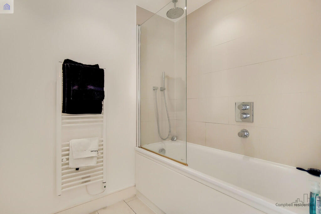 IVY POINT BATHROO...