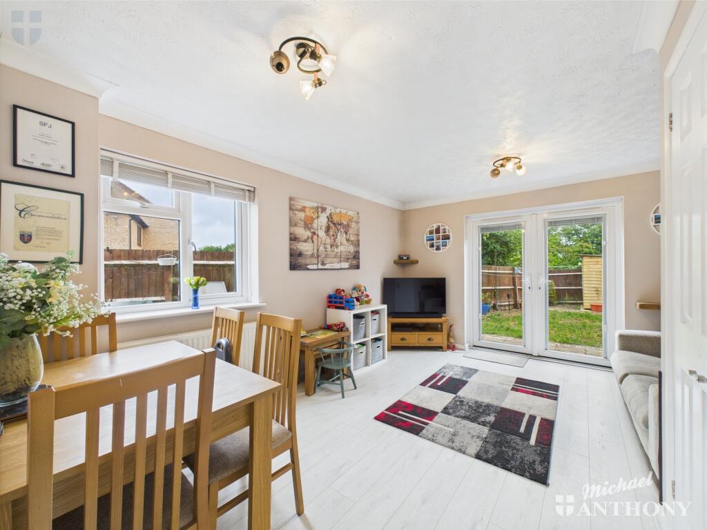 CAM03218G0-PR0667-STILL004