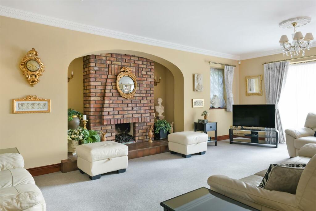 ACORN GROVE, 9 FEATURE- (6).jpg