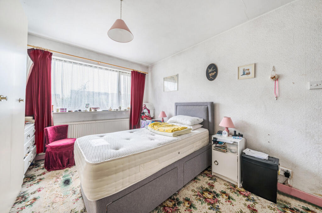 1375219-7-6908cc6...