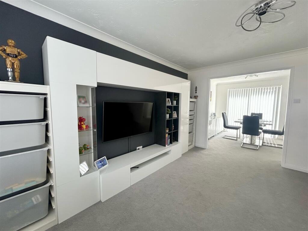 Living room.jpeg