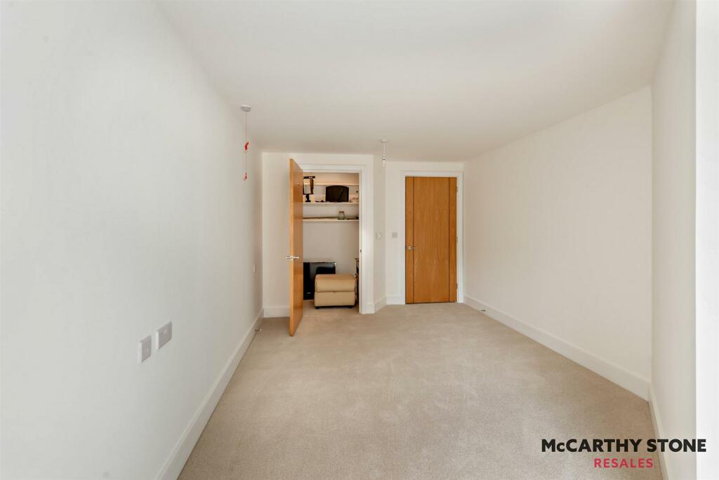 8610220-interior03-800.JPG