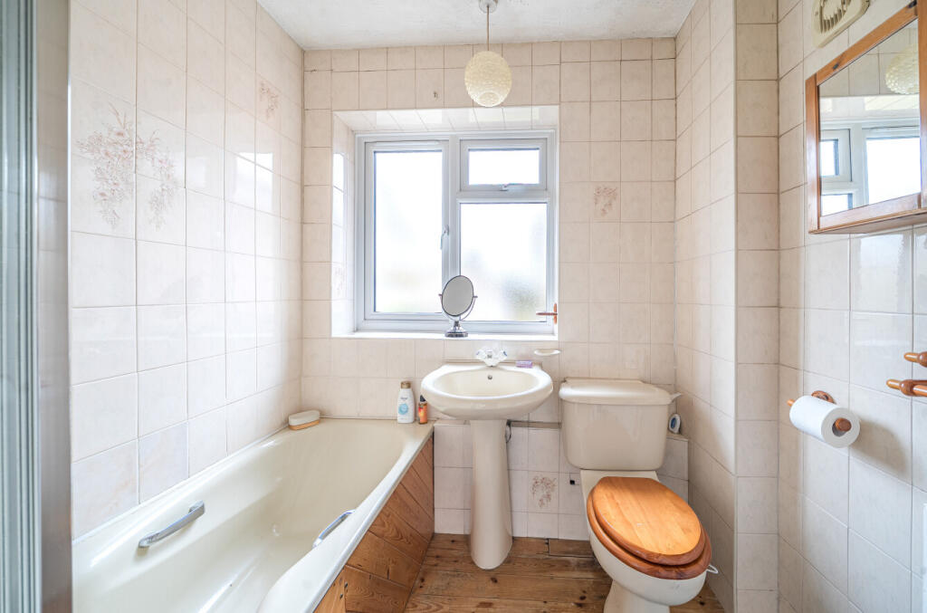 1374016-10-6901ee...