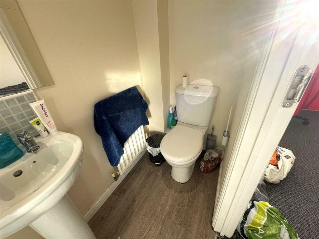 Second Floor Bedroom En-Suite