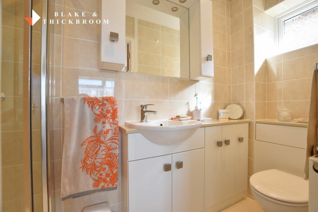 EN SUITE SHOWER ROOM