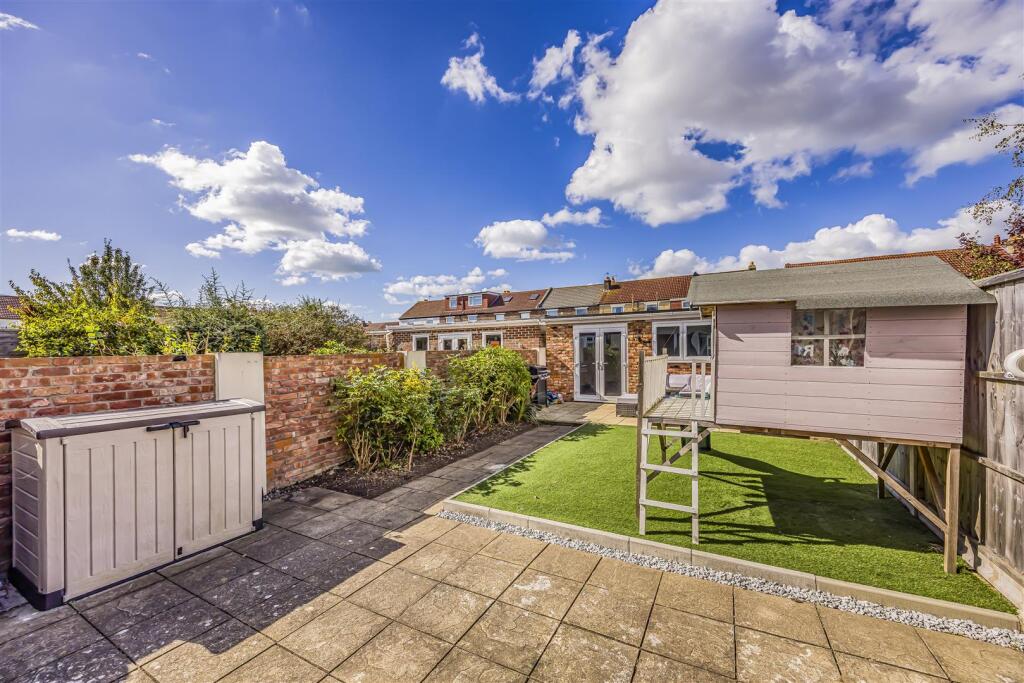 26 Ascot Road, Baffins-PorticoMarketing-SoldBy-44.