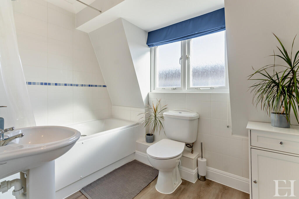 8665457-interiorW...