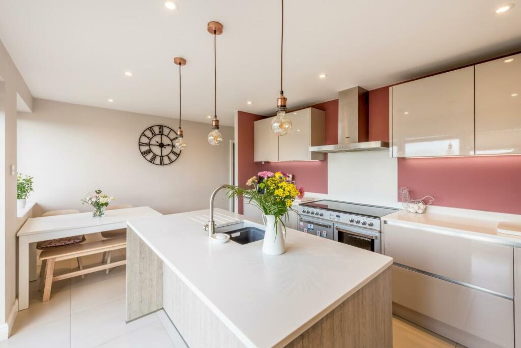 6 Hyldean Close -5.jpg