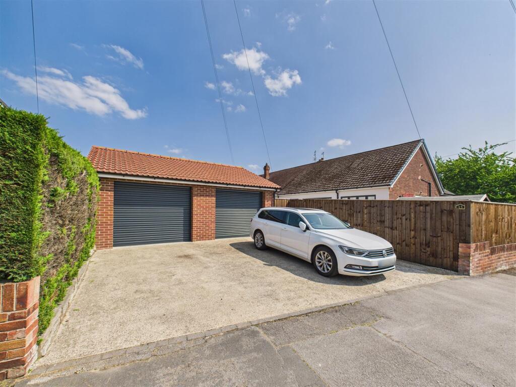 Drive &amp; Garage