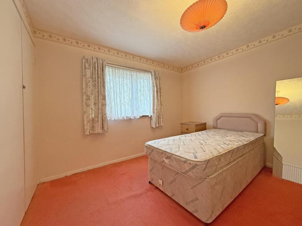 Clittaford Road 122 - Bed 2.jpg