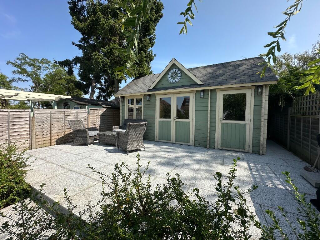 Garden Room 