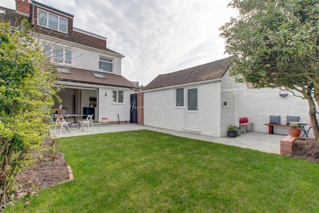 King George V_Hern_Crabtree_ (25).jpg