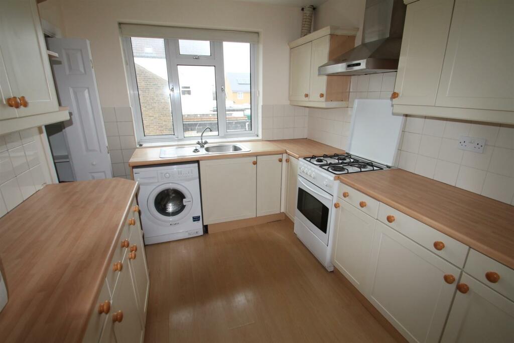 kitchen..JPG