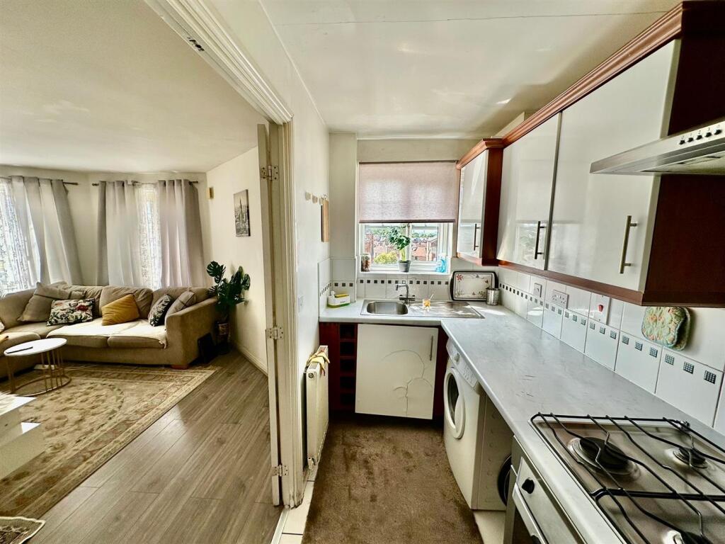 WhatsApp Image 2025-09-05 at 13.42.06_f4e41093.jpg