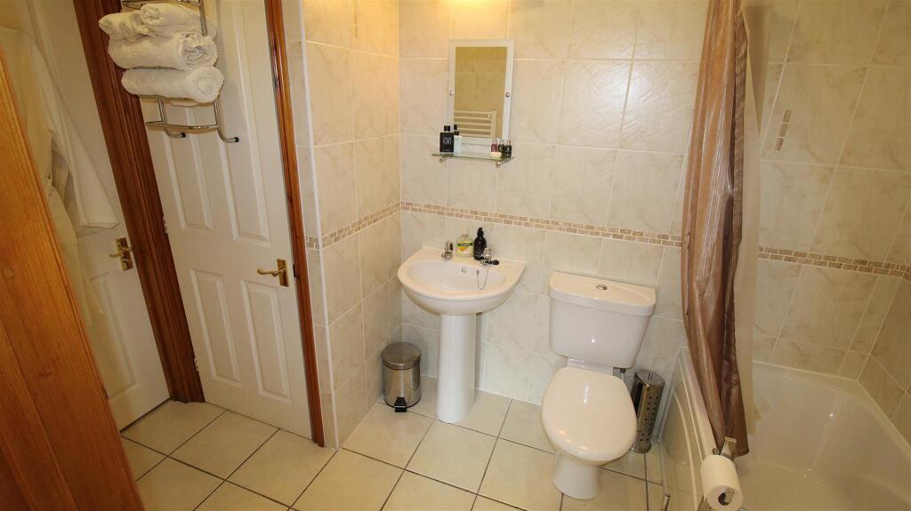 En-Suite Bathroom