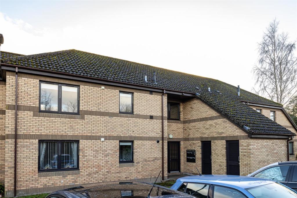 17 Mayfield Garden Kelso 01.JPG