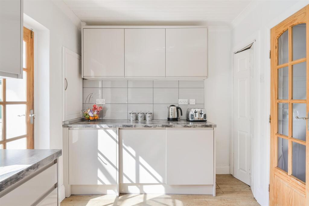 DUNDREY CRESCENT, 18 (9).jpg