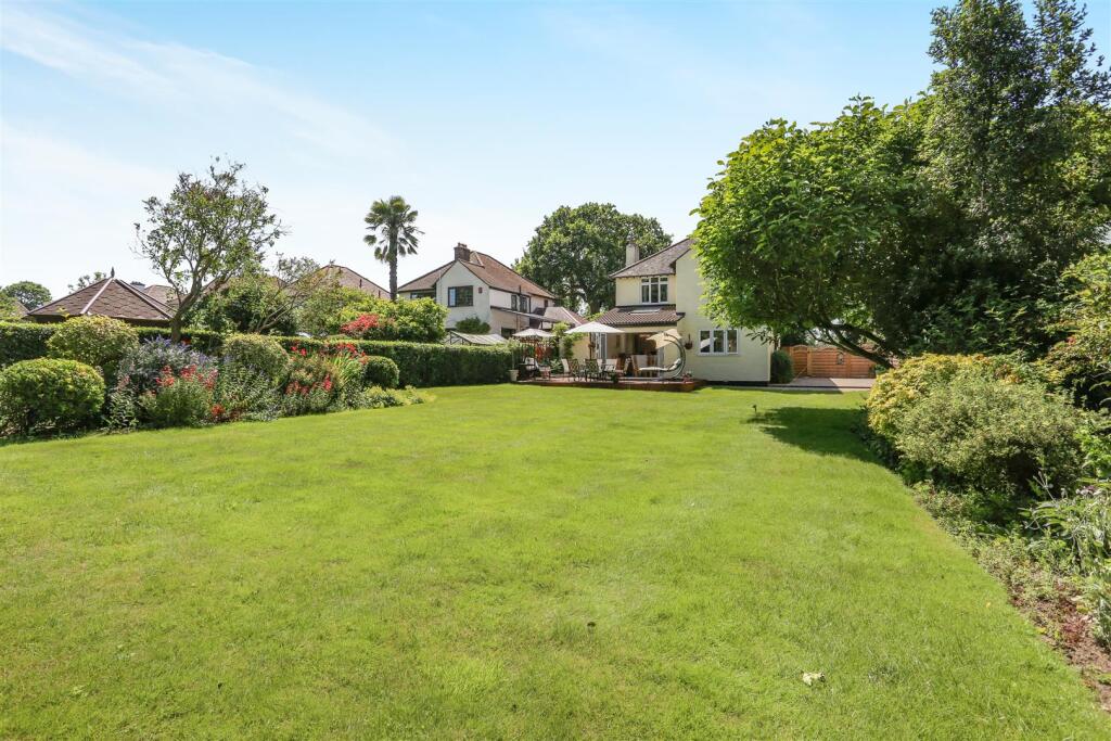 630631790 - 195 Woodcote Road, SM6 23.jpg