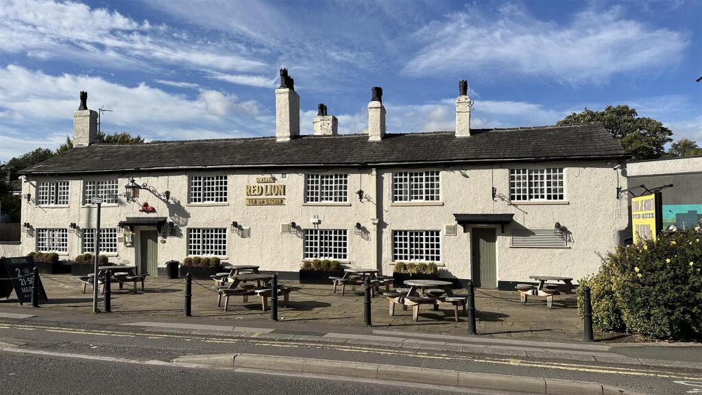 Red Lion Pub Withington.jpg