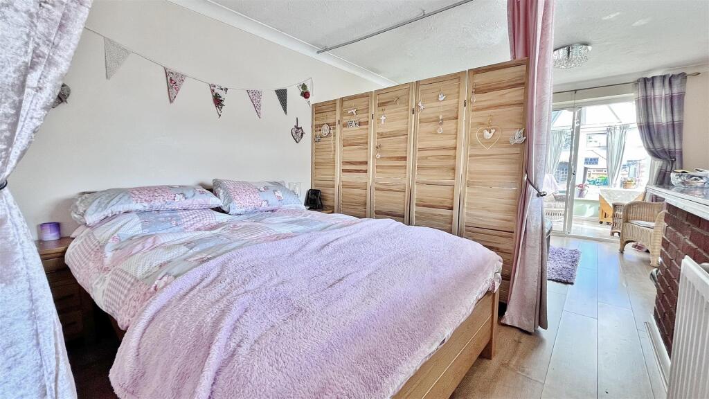 Bedroom/Living Area