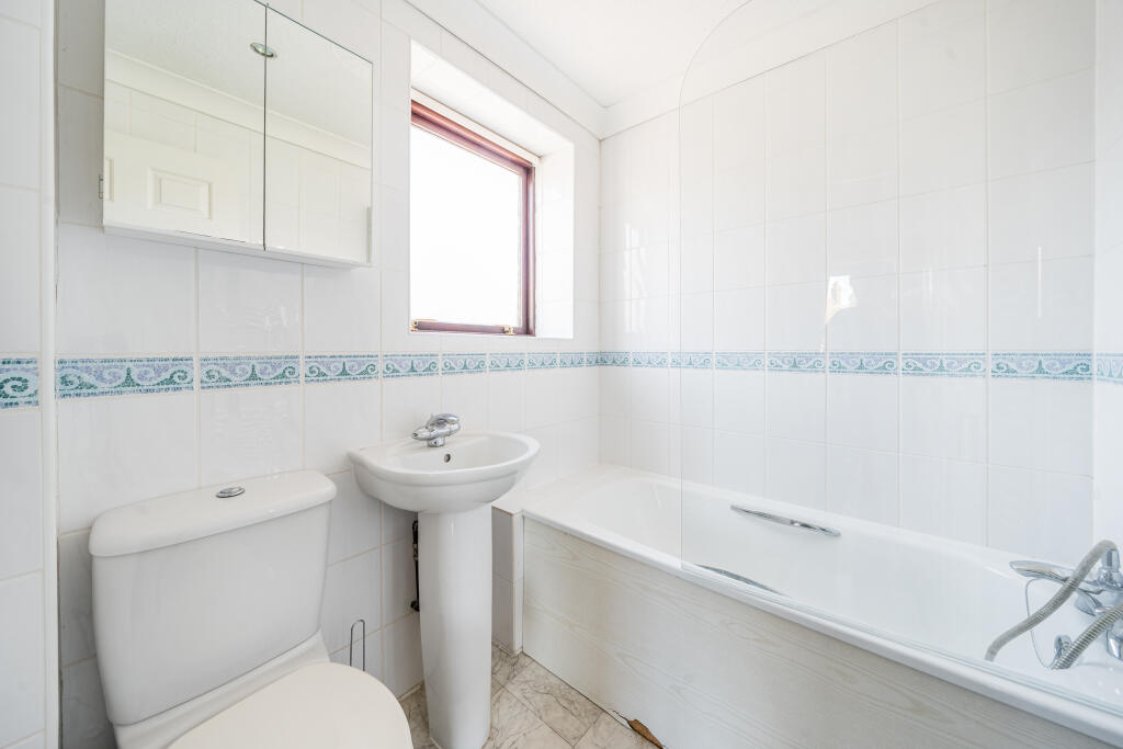 Ensuite to Main