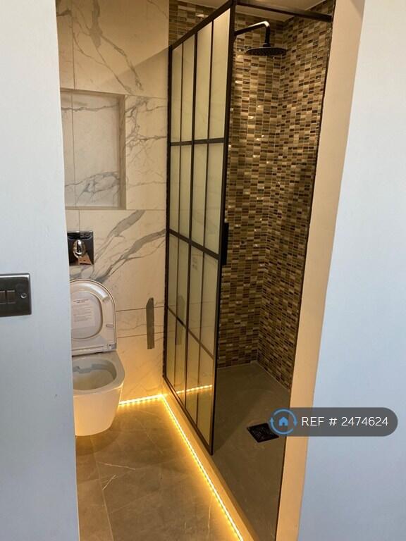Ensuite Shower/Toilet In Master Bedroom