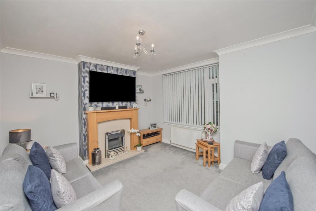 Living Room: