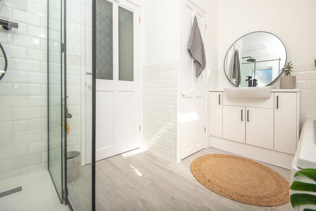Bath Shower Room Alt.jpg